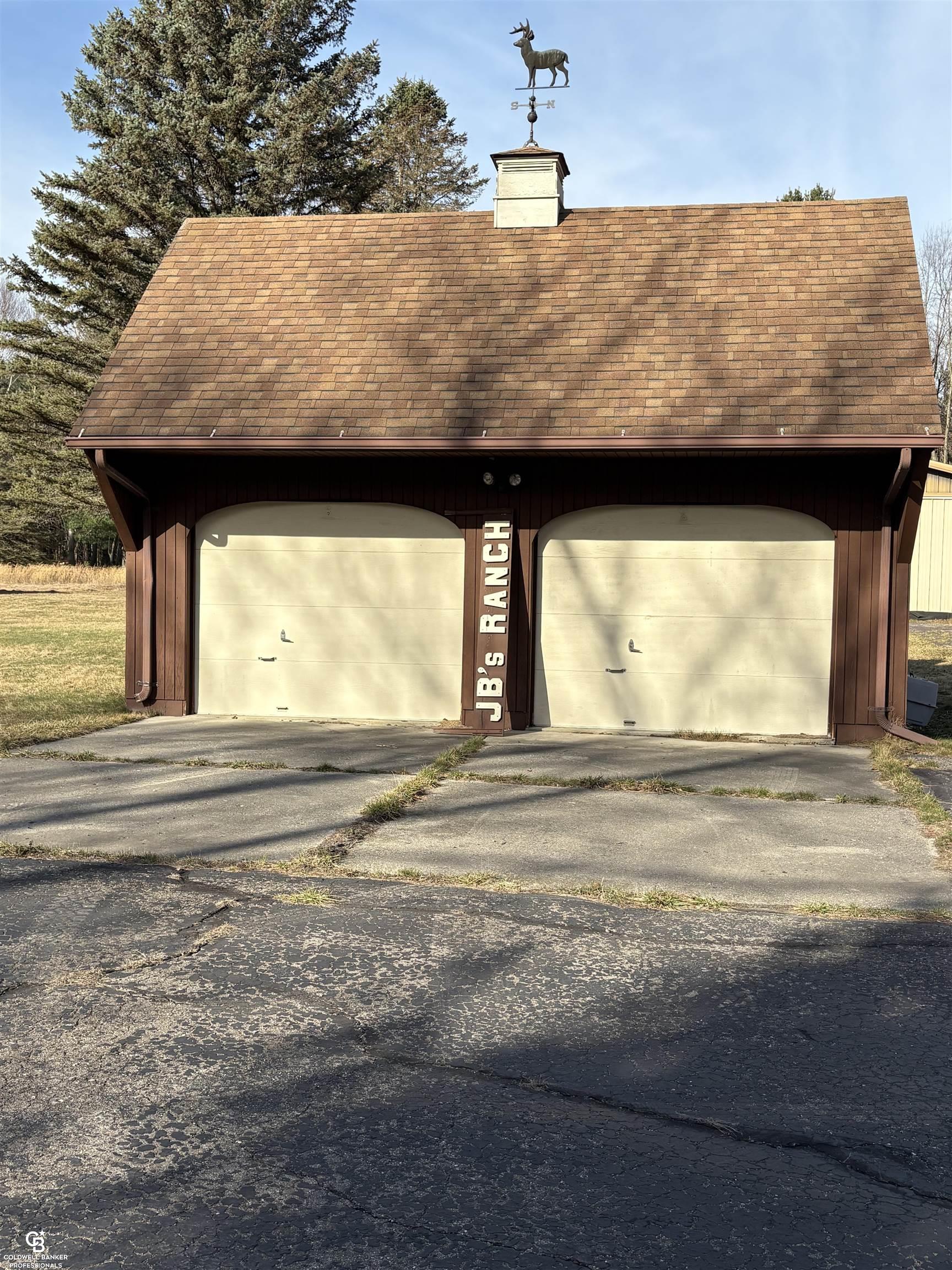 575 North Huron View Road Carsonville, MI 48419 - Photo 5 of 17 50169073-f48c0fa4-353c-48c2-9b70-20b08a9d761e.JPG