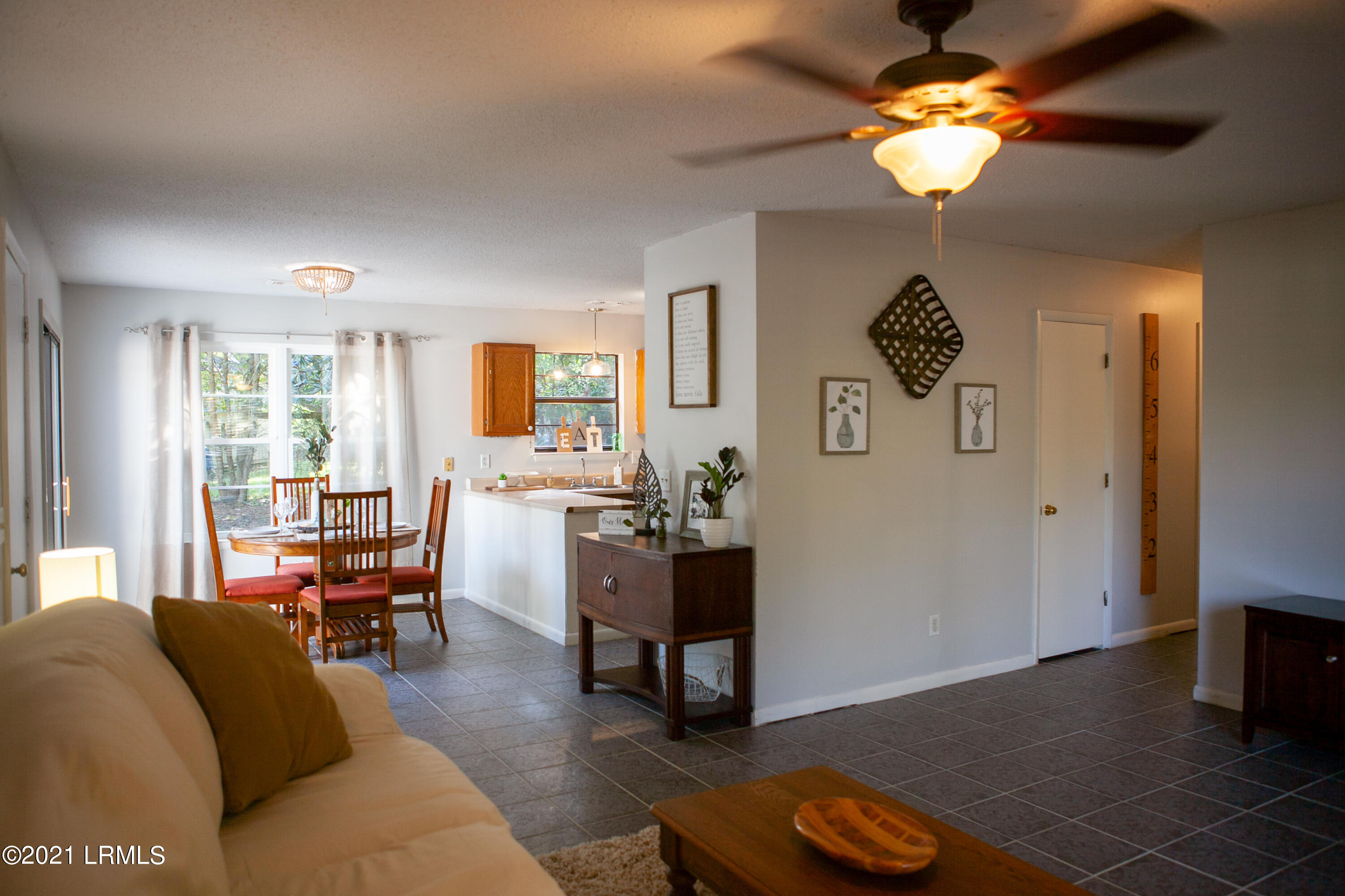 81 North Hermitage Road Beaufort, SC 29902 - Photo 11 of 29 IMG_8018
