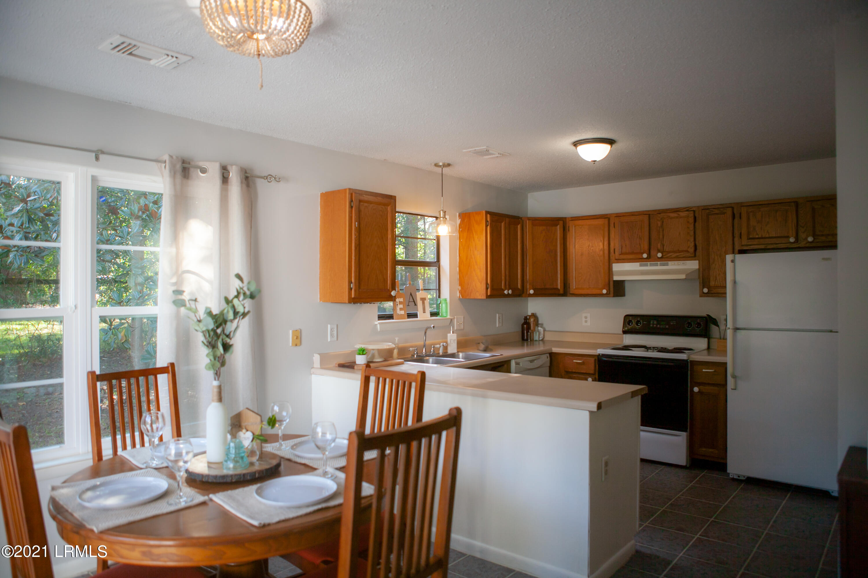 81 North Hermitage Road Beaufort, SC 29902 - Photo 16 of 29 IMG_8022