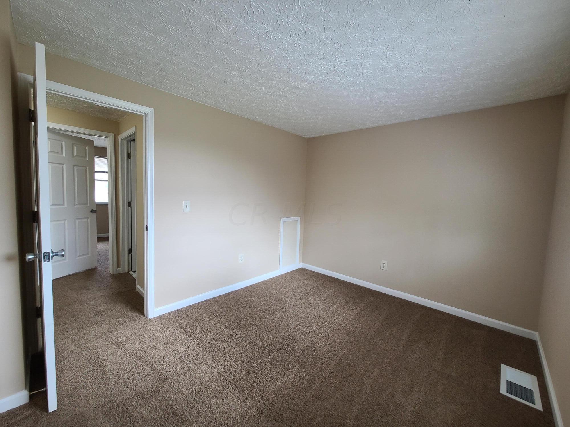 3499-3501 Oakcrest Road Columbus, OH 43232 - Photo 25 of 31 3501: bedroom #1