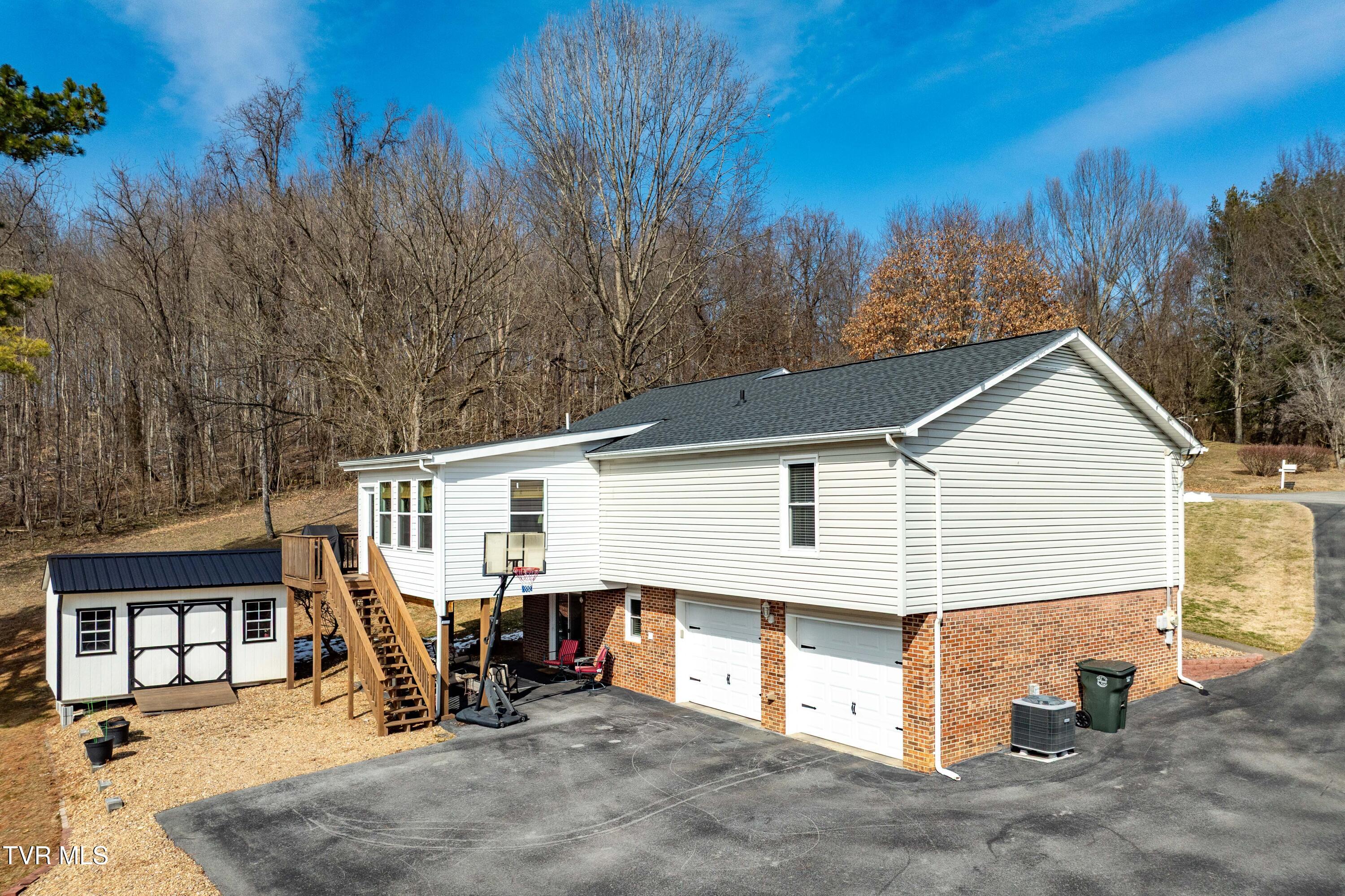 125 Rosebud Lane Gray, TN 37615 - Photo 38 of 66 125 Rosebud Ln (16 of 75)