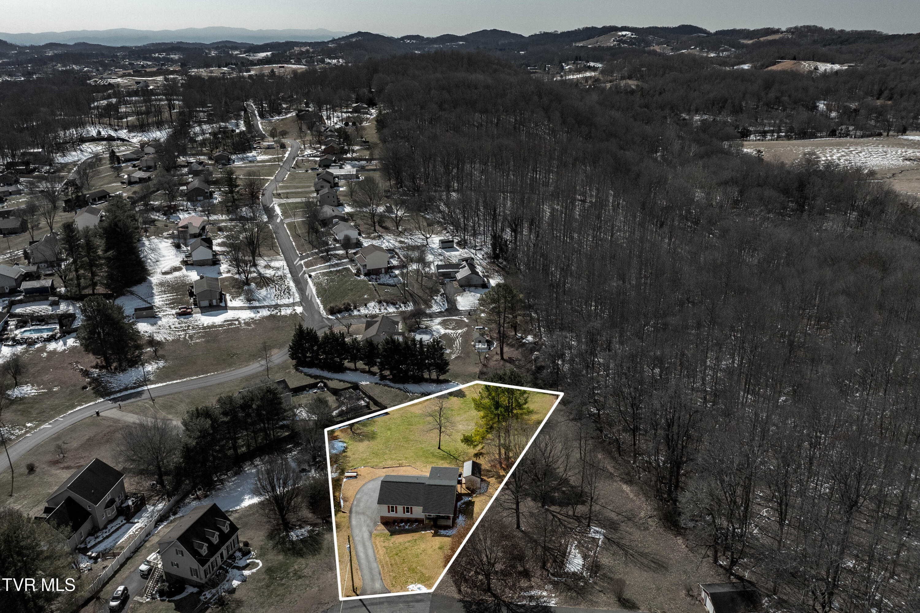 125 Rosebud Lane Gray, TN 37615 - Photo 4 of 66 125 Rosebud Ln (3 of 75)