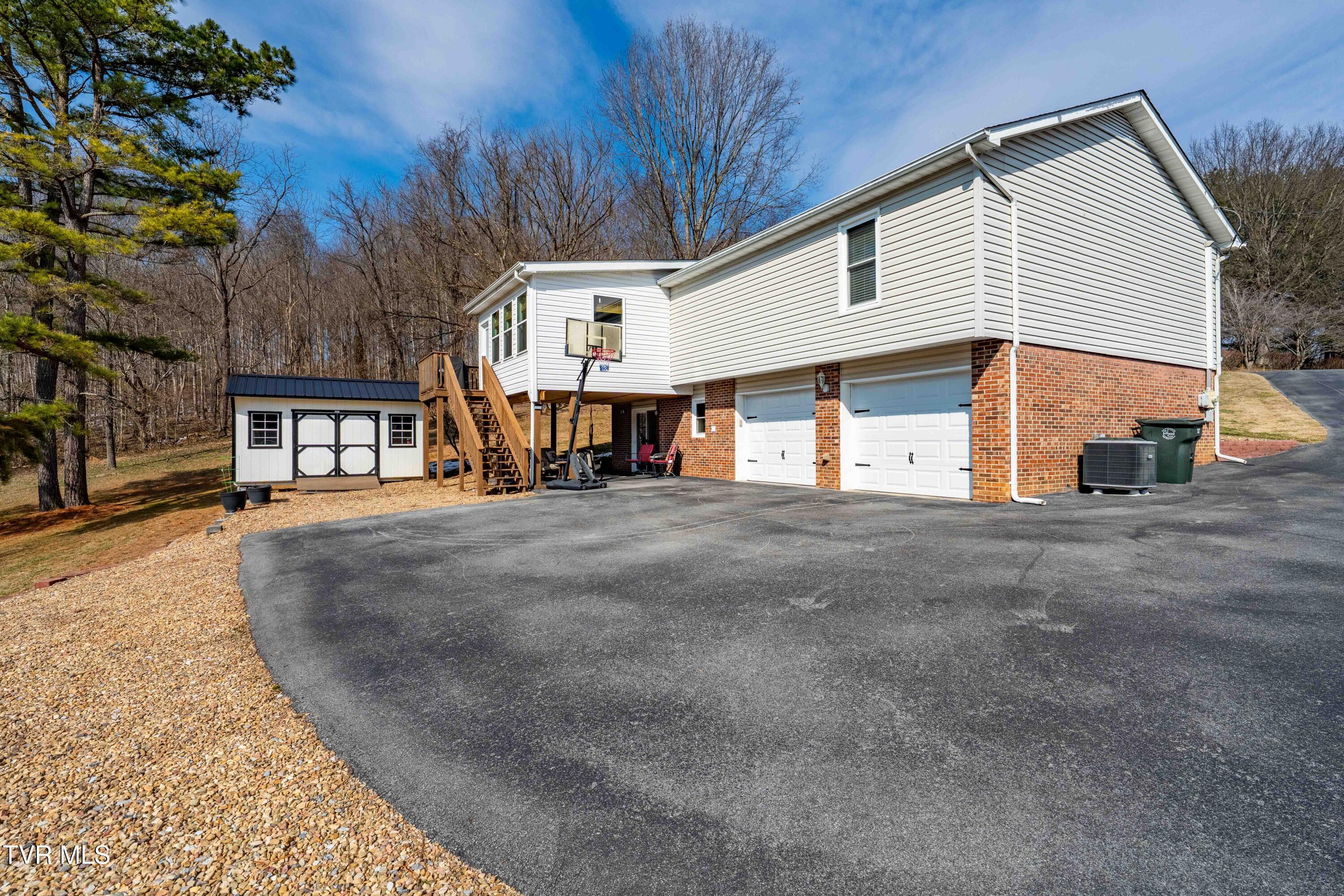 125 Rosebud Lane Gray, TN 37615 - Photo 48 of 66 125 Rosebud Ln (35 of 75)