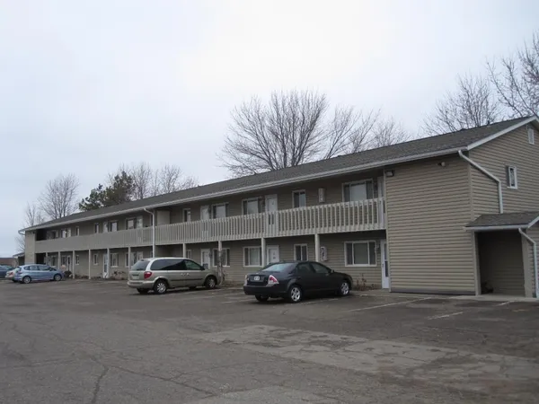 $1,025 | 1380 Heritage Drive, Unit 13, New Richmond, WI 54017