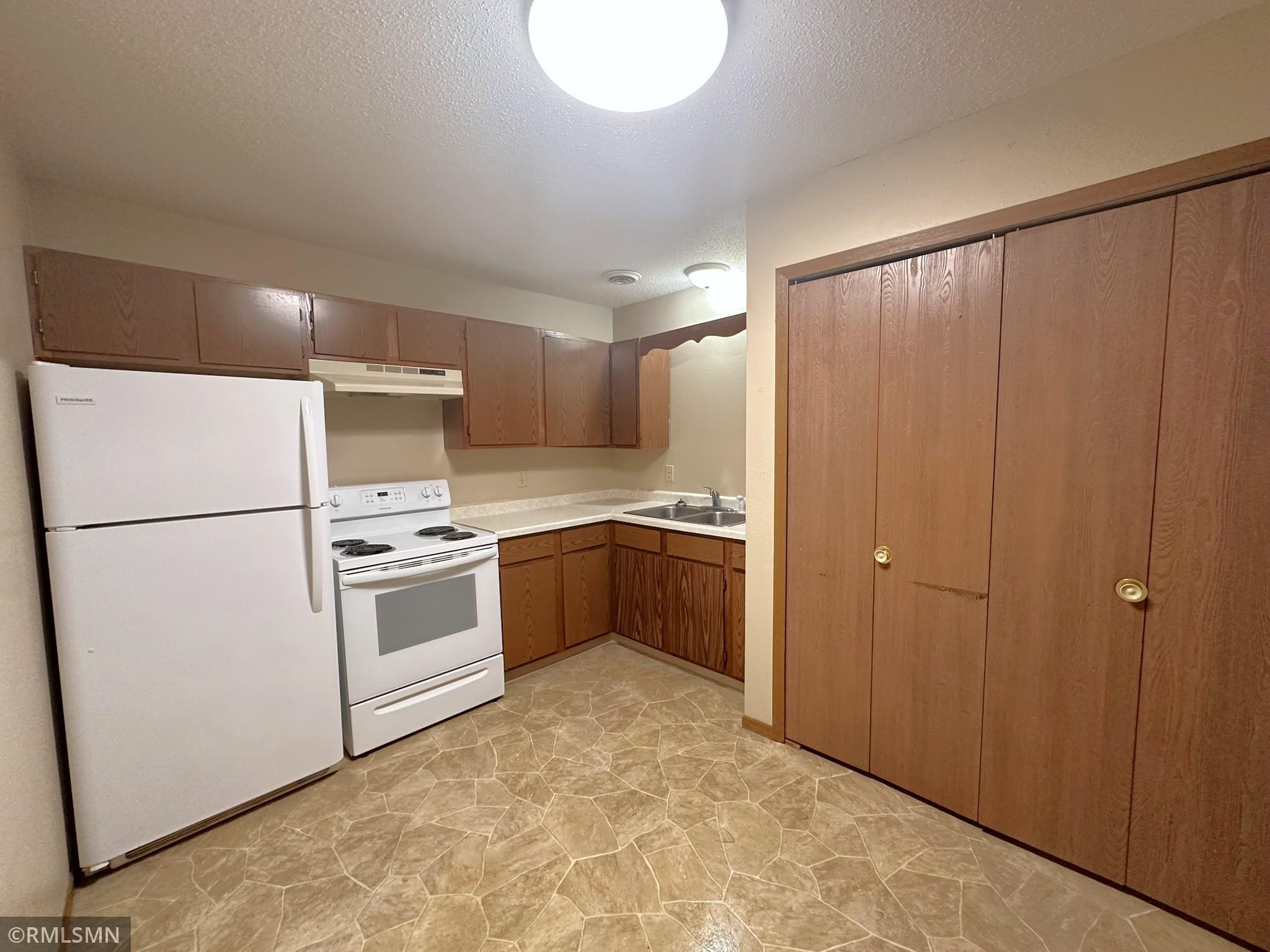 1380 Heritage Drive, Unit 13 New Richmond, WI 54017 - Photo 16 of 21