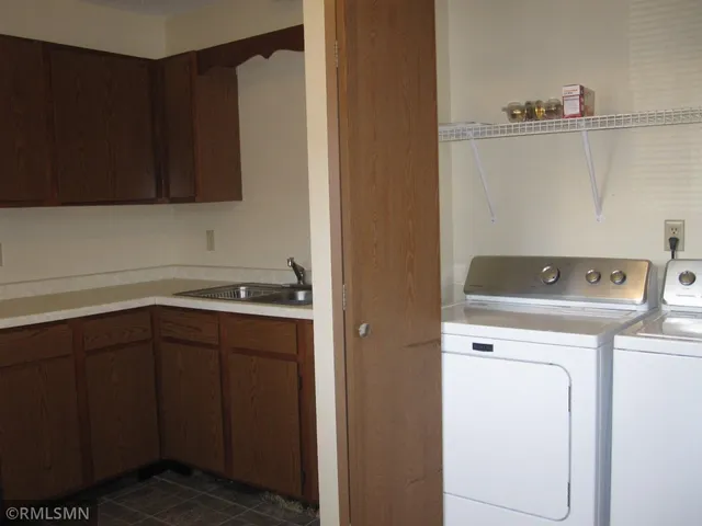 $1,025 | 1380 Heritage Drive, New Richmond, WI 54017