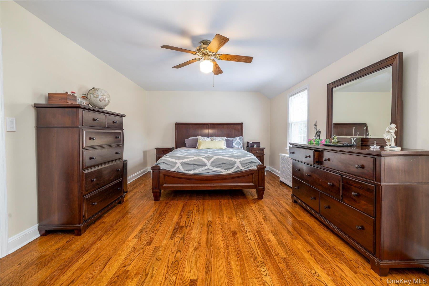 41 Hart Street Lynbrook, NY 11563 - Photo 16 of 30