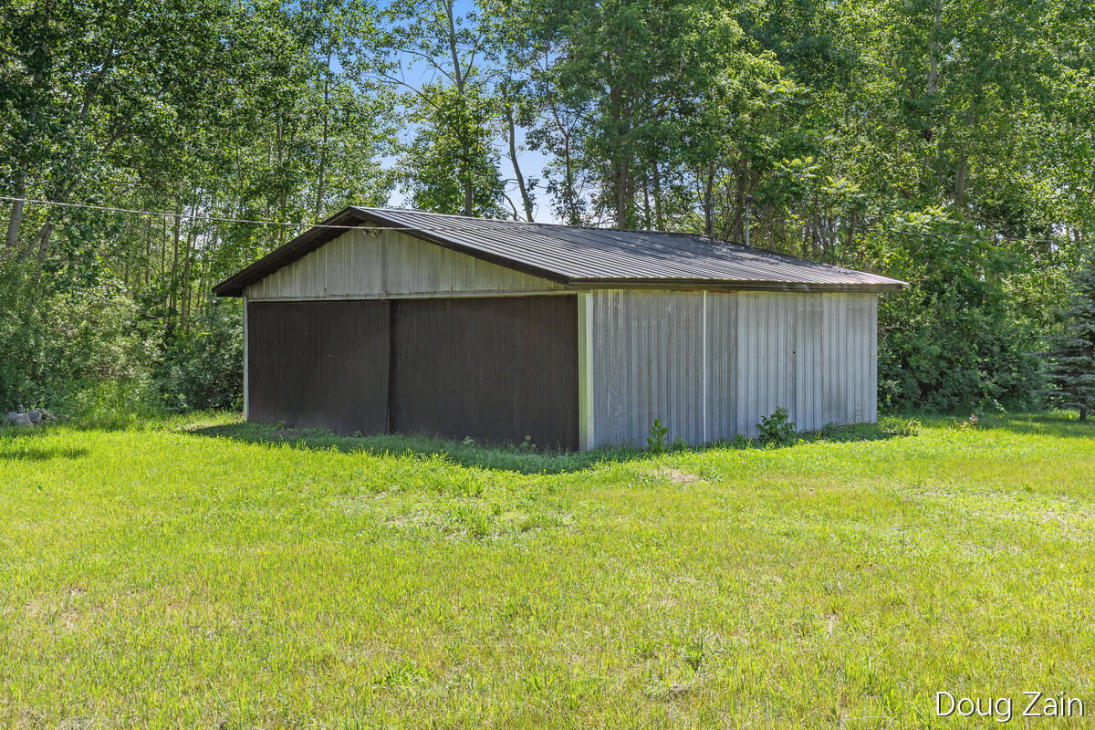 1595 North County Line Road Six Lakes, MI 48886 - Photo 21 of 33