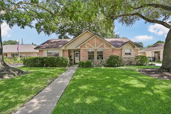 $309,100 | 614 Seaway Drive, El Lago, TX 77586