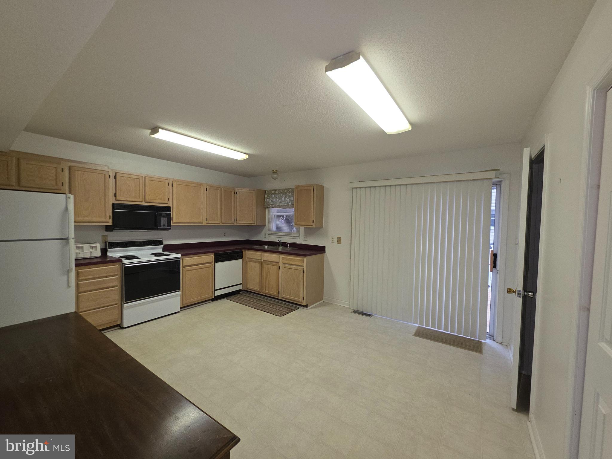 153 Captains Quarters Road, Unit 6 Ocean City, MD 21842 - Photo 9 of 28