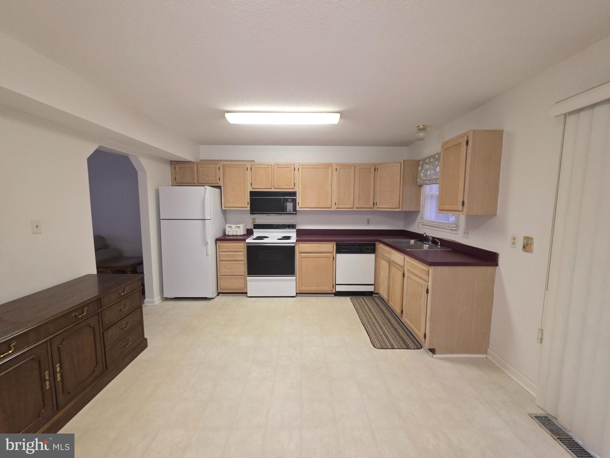 153 Captains Quarters Road, Unit 6 Ocean City, MD 21842 - Photo 10 of 28