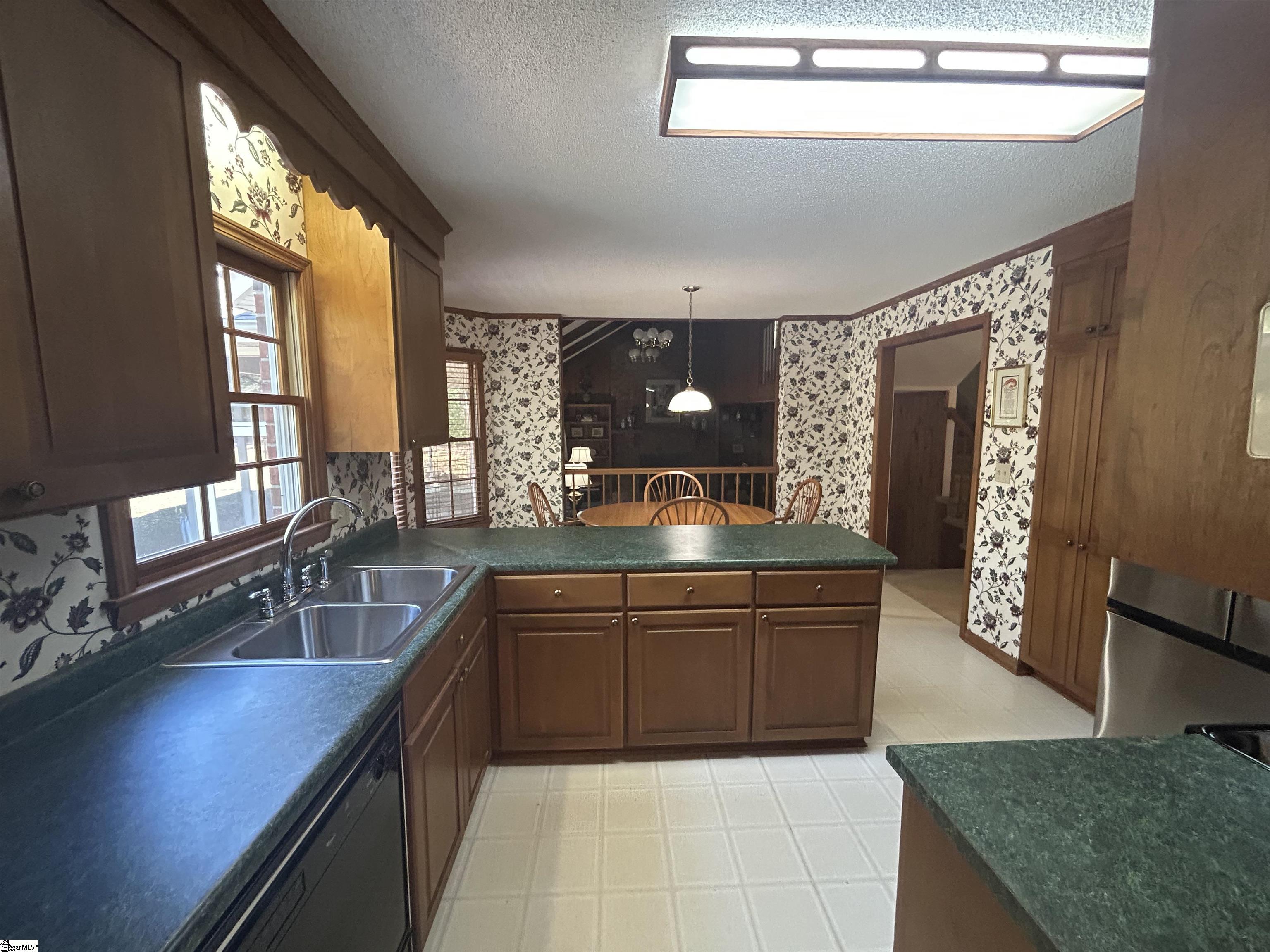 98 Huntingdon Road Clinton, SC 29325 - Photo 19 of 50