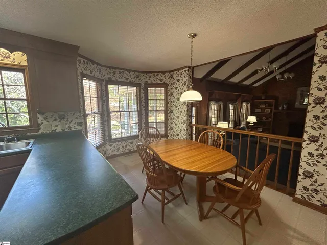 $382,500 | 98 Huntingdon Road, Clinton, SC 29325