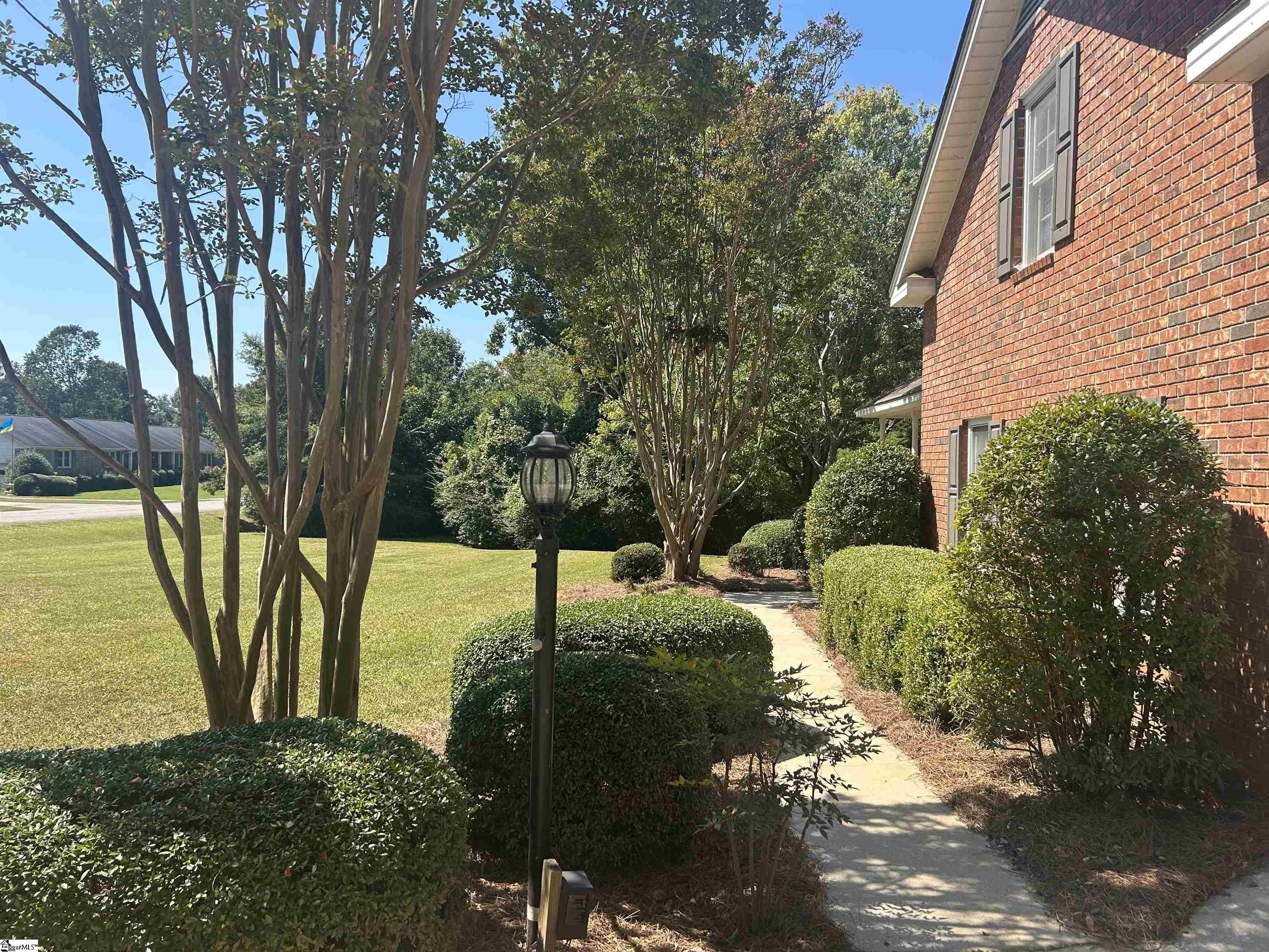 98 Huntingdon Road Clinton, SC 29325 - Photo 7 of 50