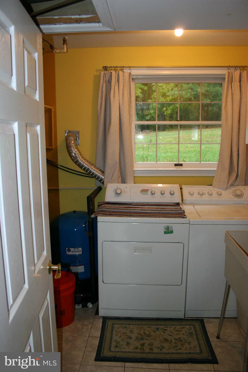 6377 Old Bust Head Road Warrenton, VA 20187 - Photo 23 of 30 Utility Room