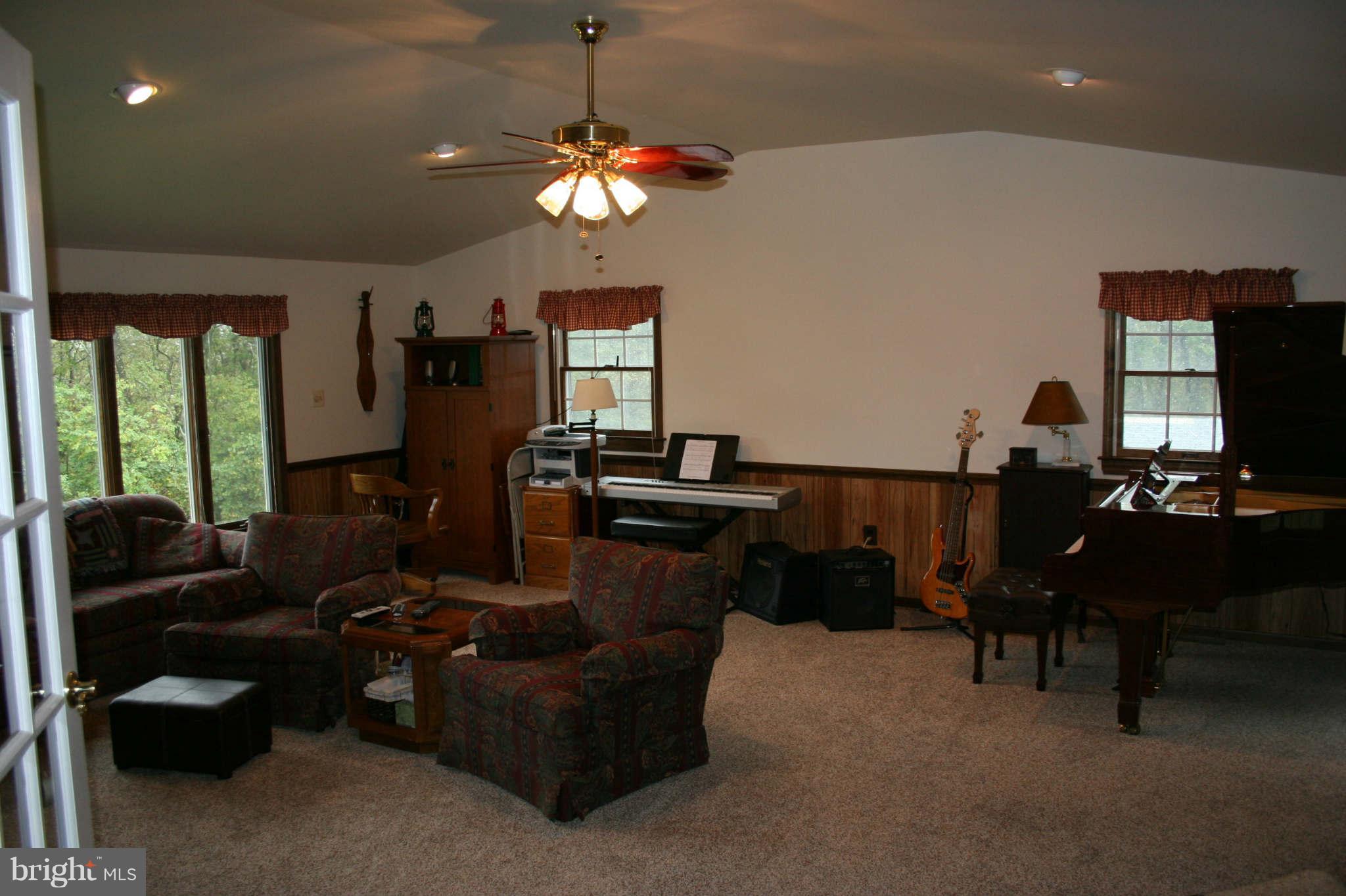6377 Old Bust Head Road Warrenton, VA 20187 - Photo 6 of 30 Great Room