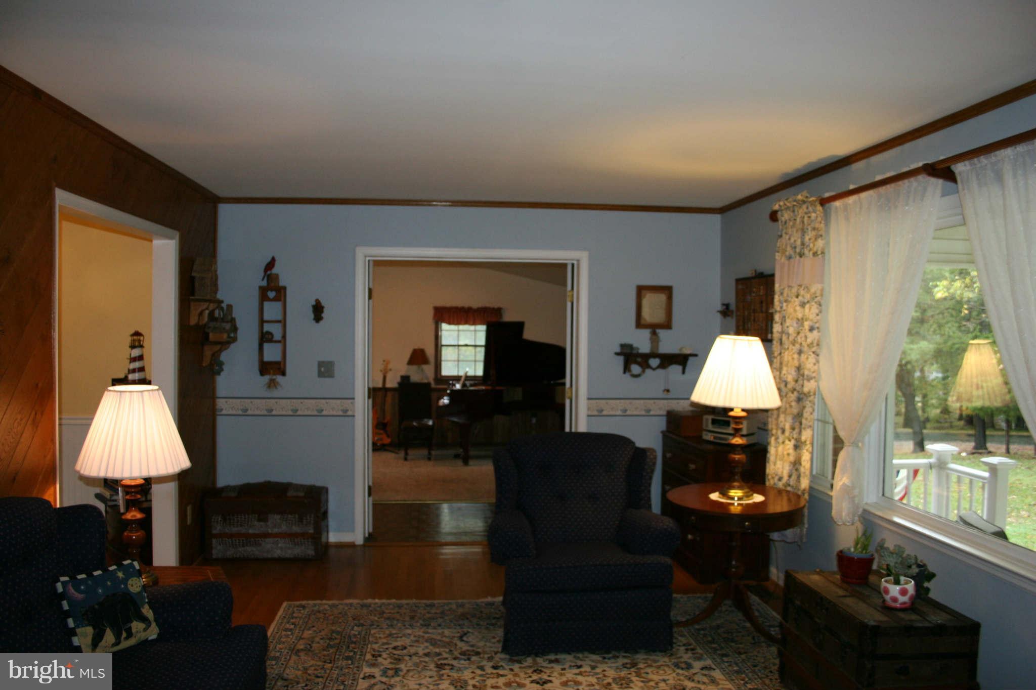 6377 Old Bust Head Road Warrenton, VA 20187 - Photo 9 of 30 Living Room