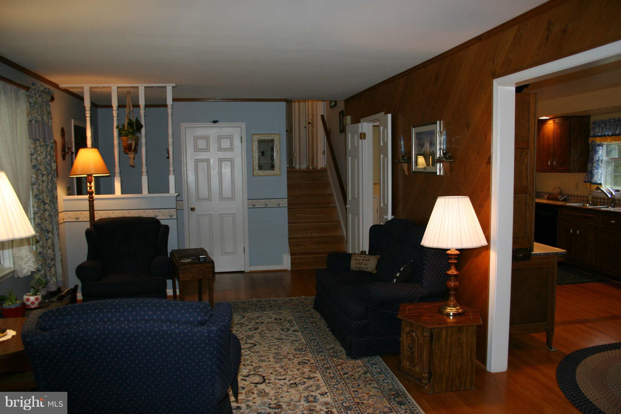 6377 Old Bust Head Road Warrenton, VA 20187 - Photo 10 of 30 Living Room