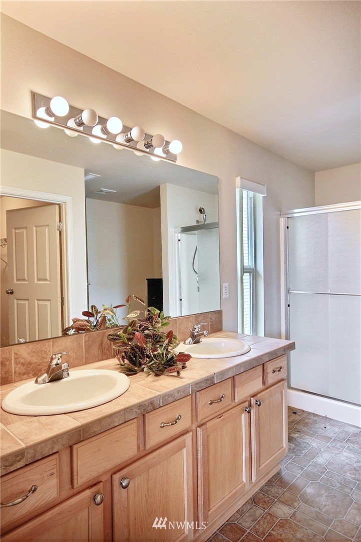 253 Ferndale Avenue Northeast Renton, WA 98056 - Photo 14 of 18