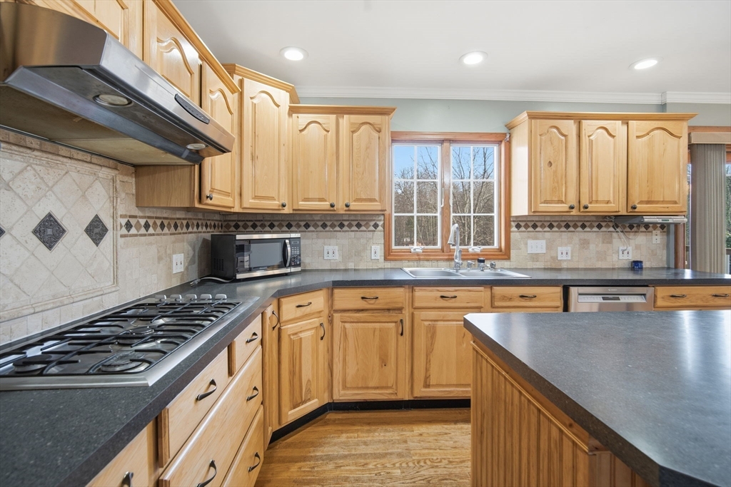 1070 Glendale Road Wilbraham, MA 01095 - Photo 11 of 42