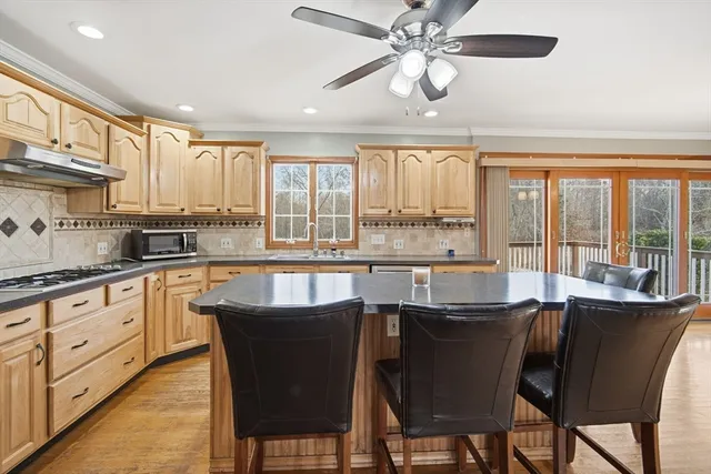 $600,000 | 1070 Glendale Road, Wilbraham, MA 01095