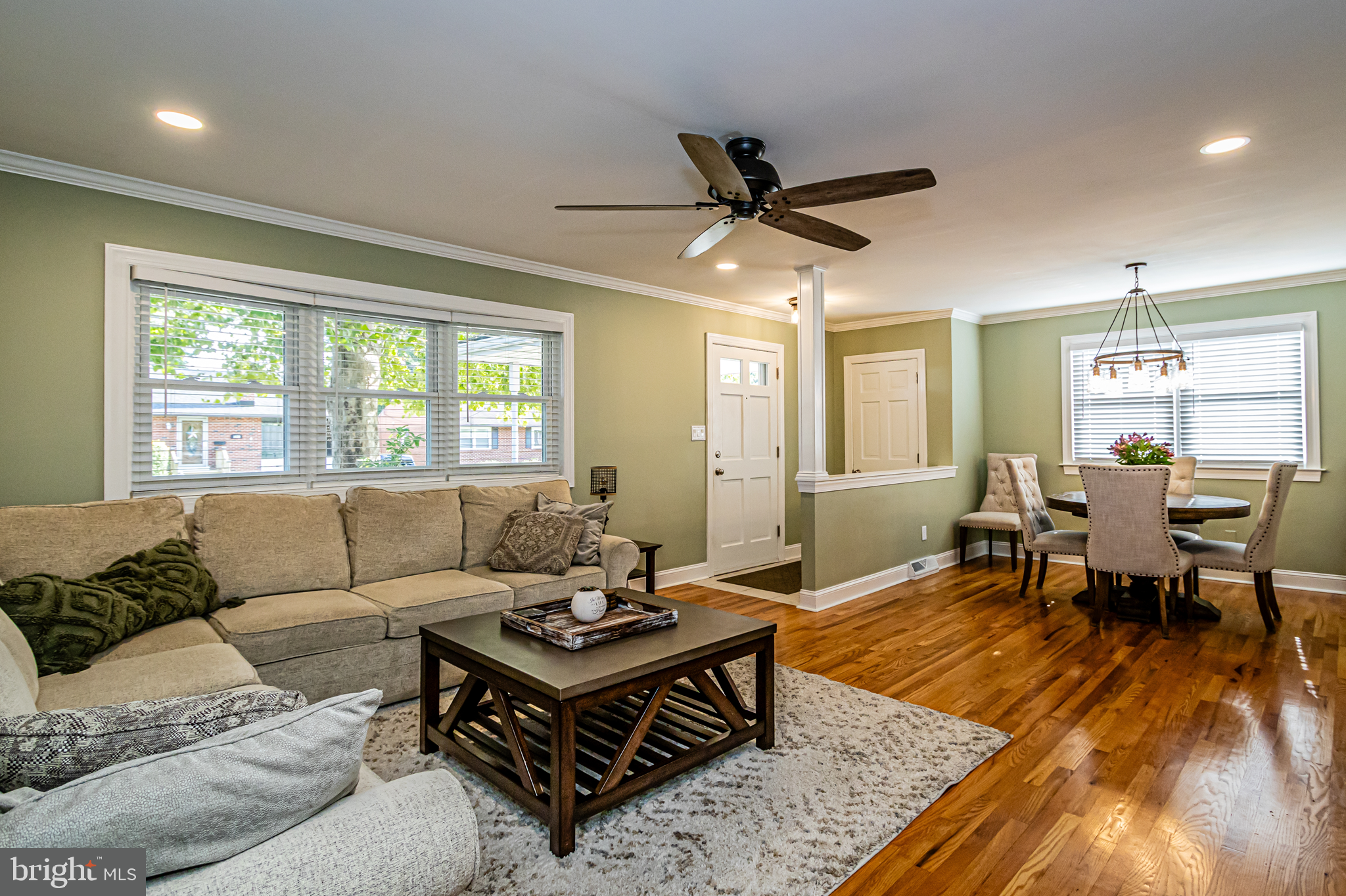 1621 Windsor Avenue Wilmington, DE 19804 - Photo 4 of 27 Living Room