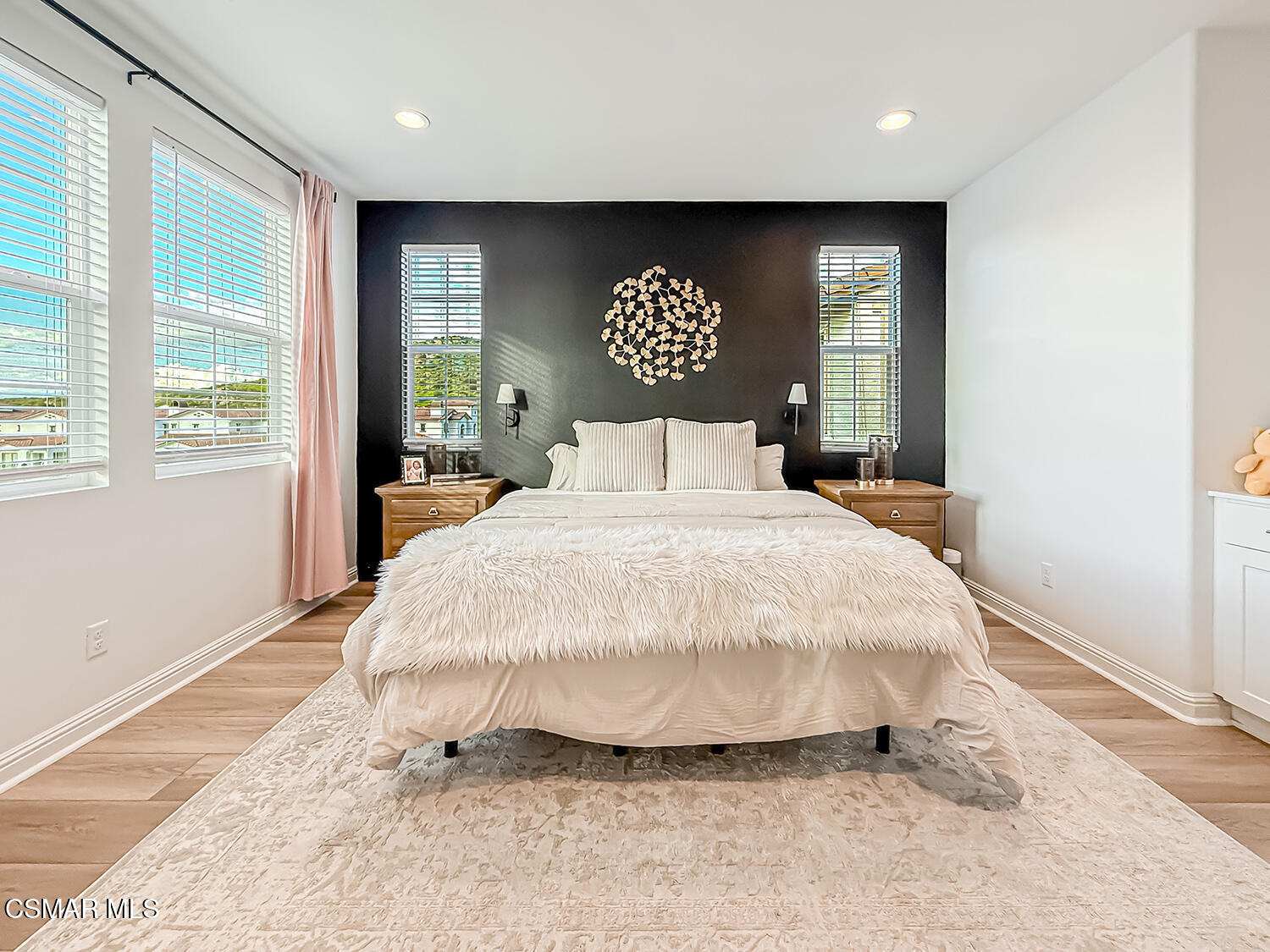 335 Fraser Point Camarillo, CA 93012 - Photo 55 of 85 a spacious bedroom with a bed and a large window