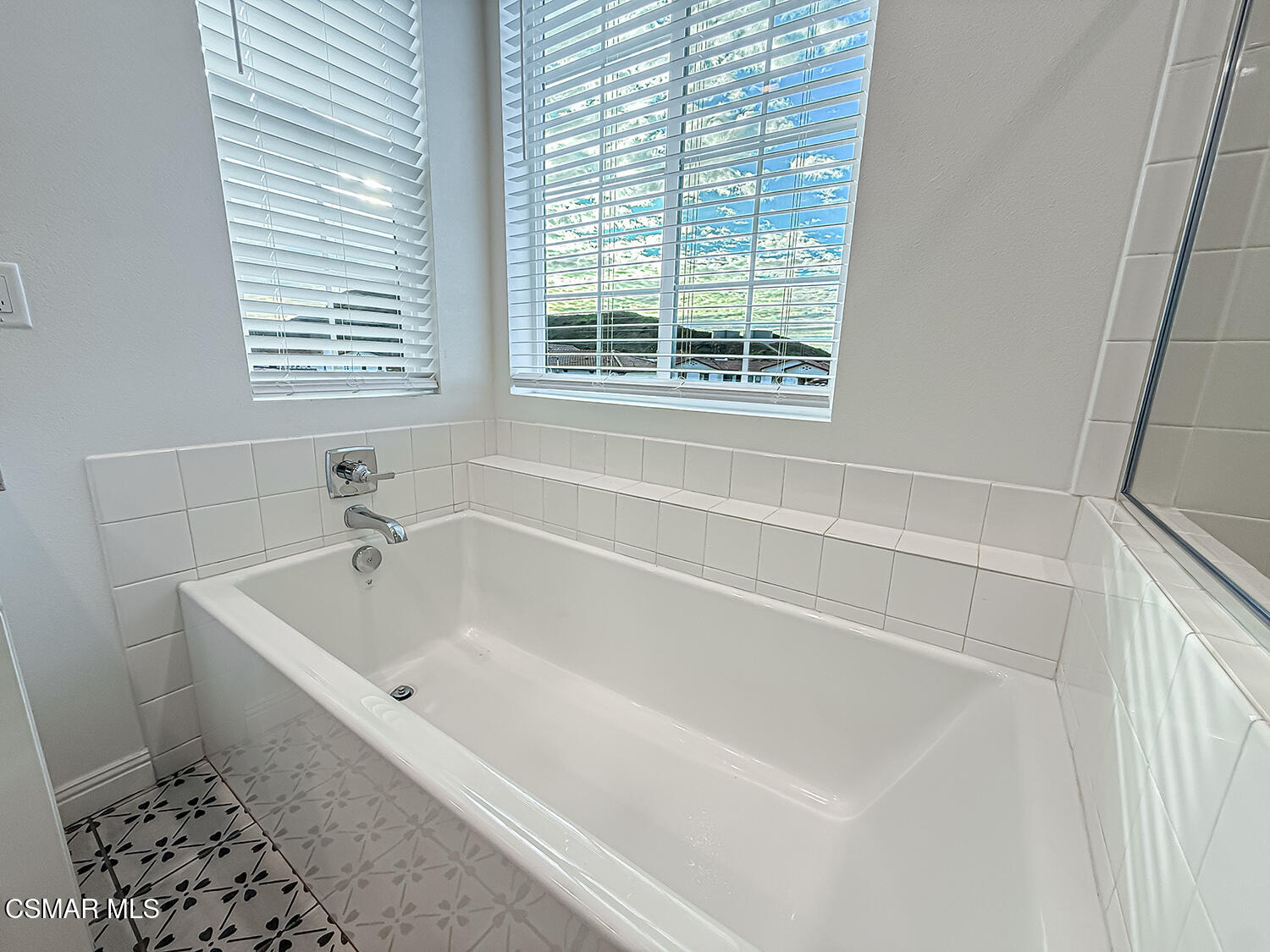 335 Fraser Point Camarillo, CA 93012 - Photo 60 of 85 a white bath tub sitting next to a window