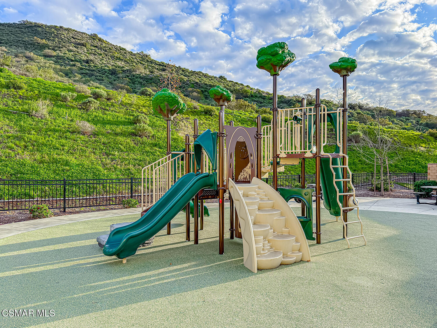 335 Fraser Point Camarillo, CA 93012 - Photo 65 of 85 kResort Style Living3
