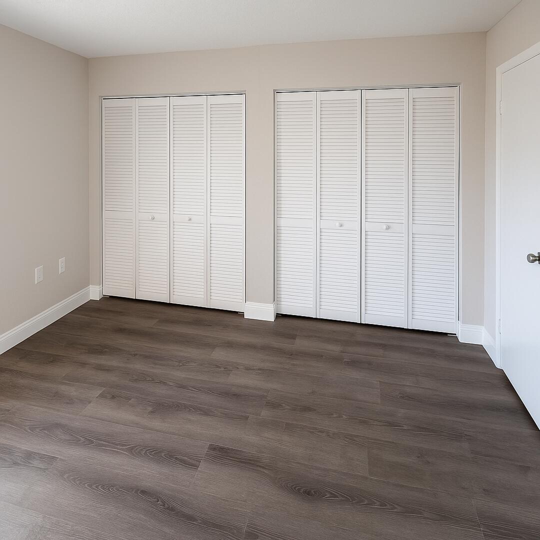 2708 Vandiver Drive, Unit 11C West Palm Beach, FL 33409 - Photo 5 of 16 large (4)