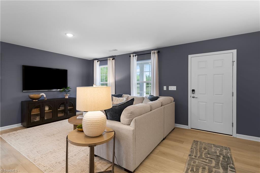 337 Kingscote Way King, NC 27021 - Photo 2 of 15