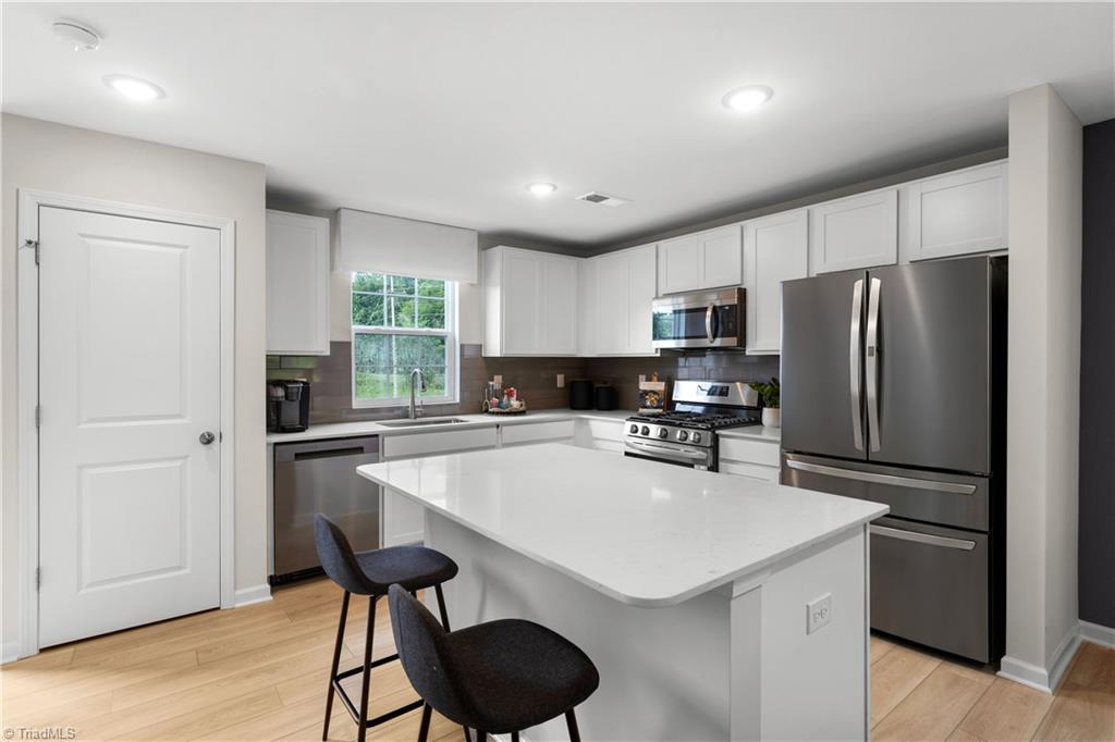 337 Kingscote Way King, NC 27021 - Photo 5 of 15