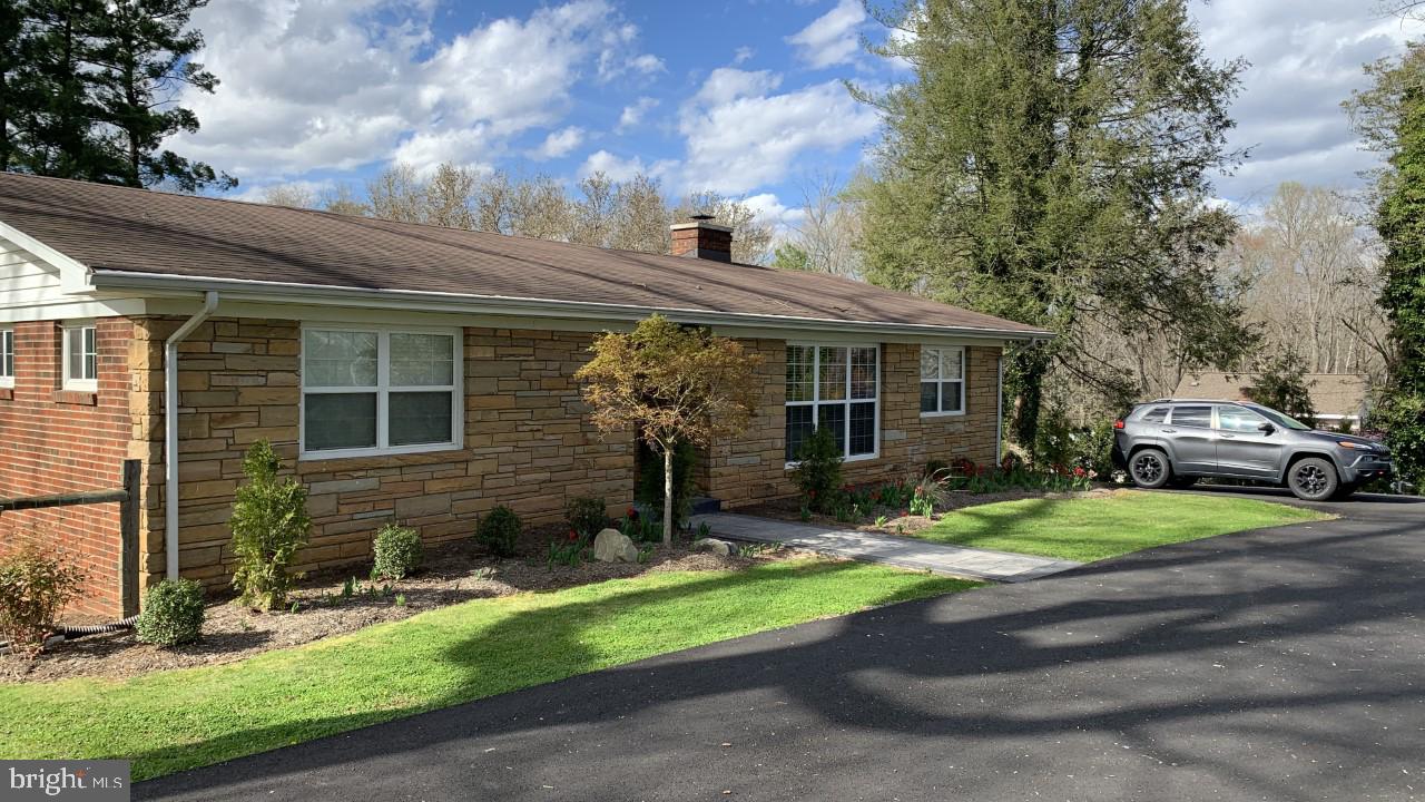 6704 Riley Road Warrenton, VA 20187 - Photo 2 of 46 Gallery Image 2