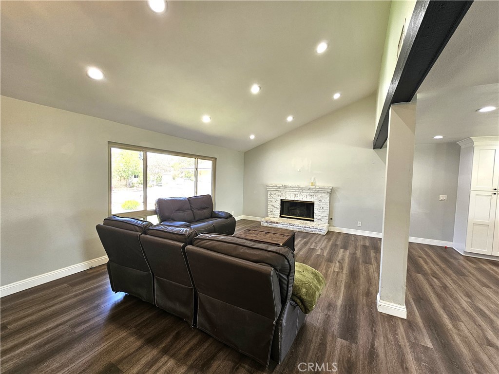 4722 Summit Avenue Simi Valley, CA 93063 - Photo 9 of 28