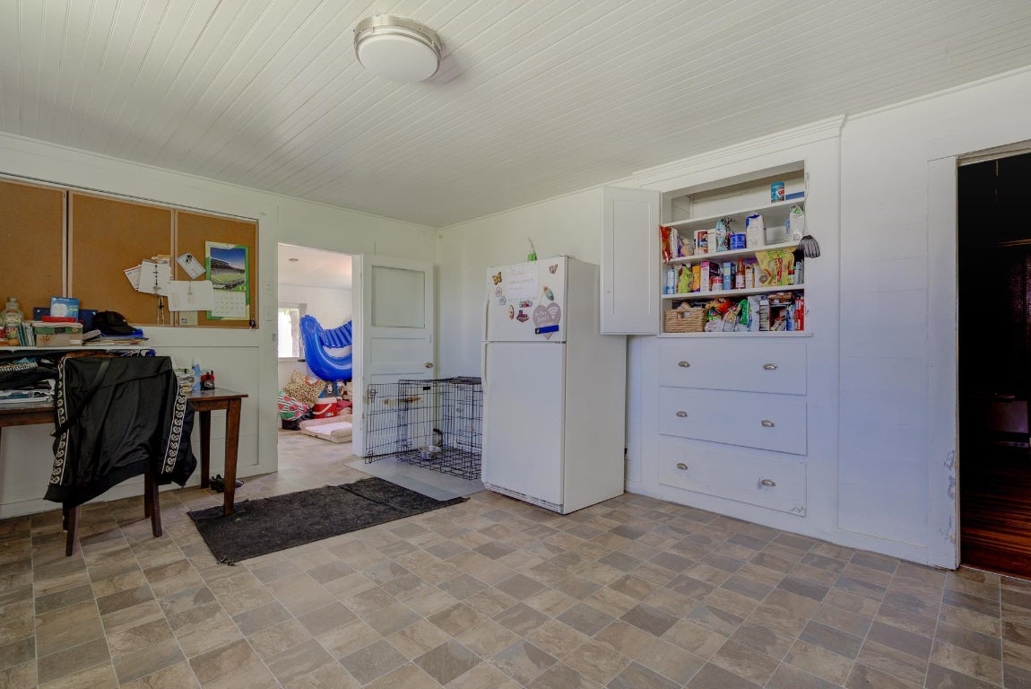 3315 Montague Road Montague, CA 96064 - Photo 8 of 32 Gallery Image 8