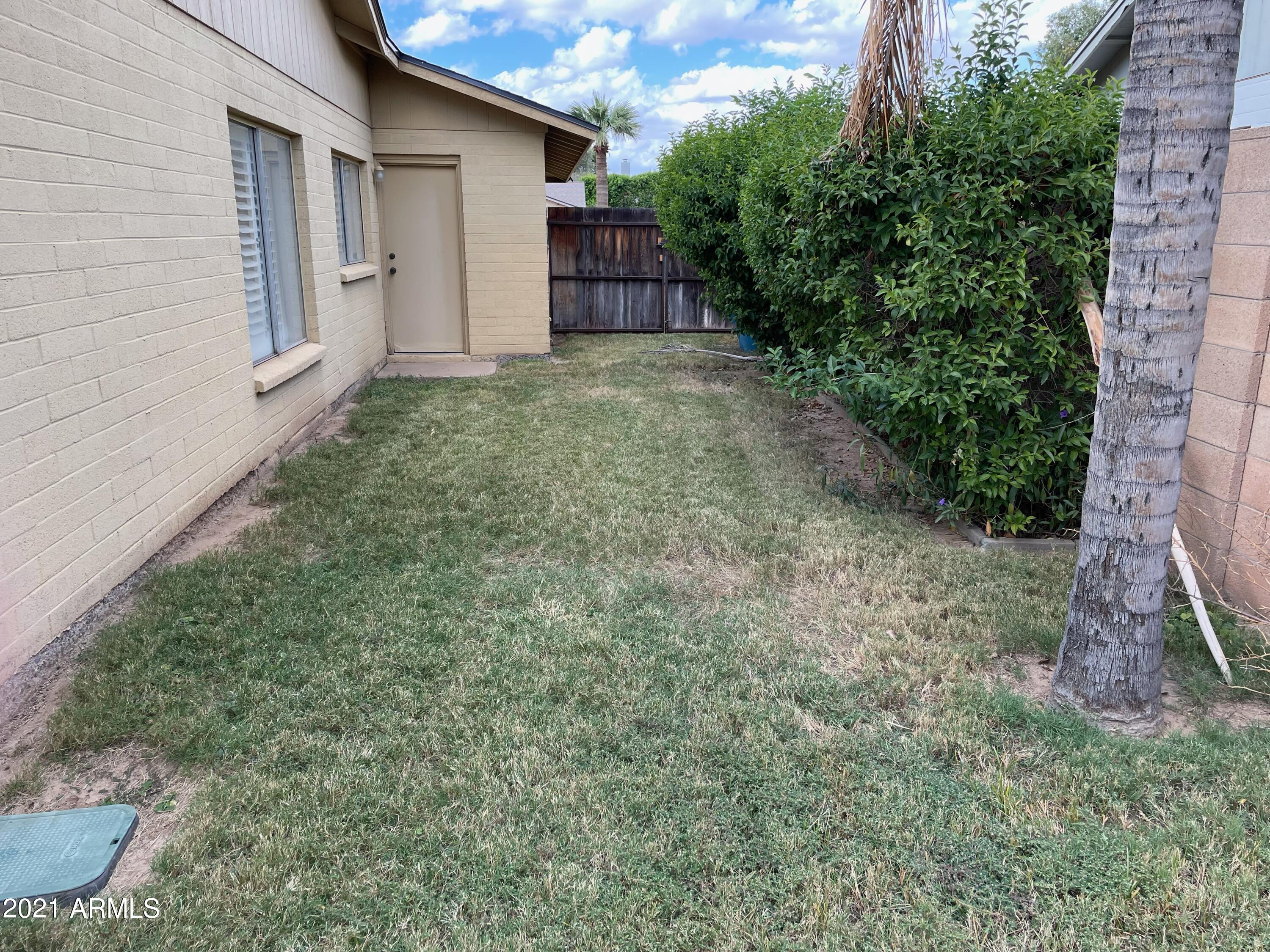 2461 West Hearn Road Phoenix, AZ 85023 - Photo 25 of 26 RV Gate/Side Yard