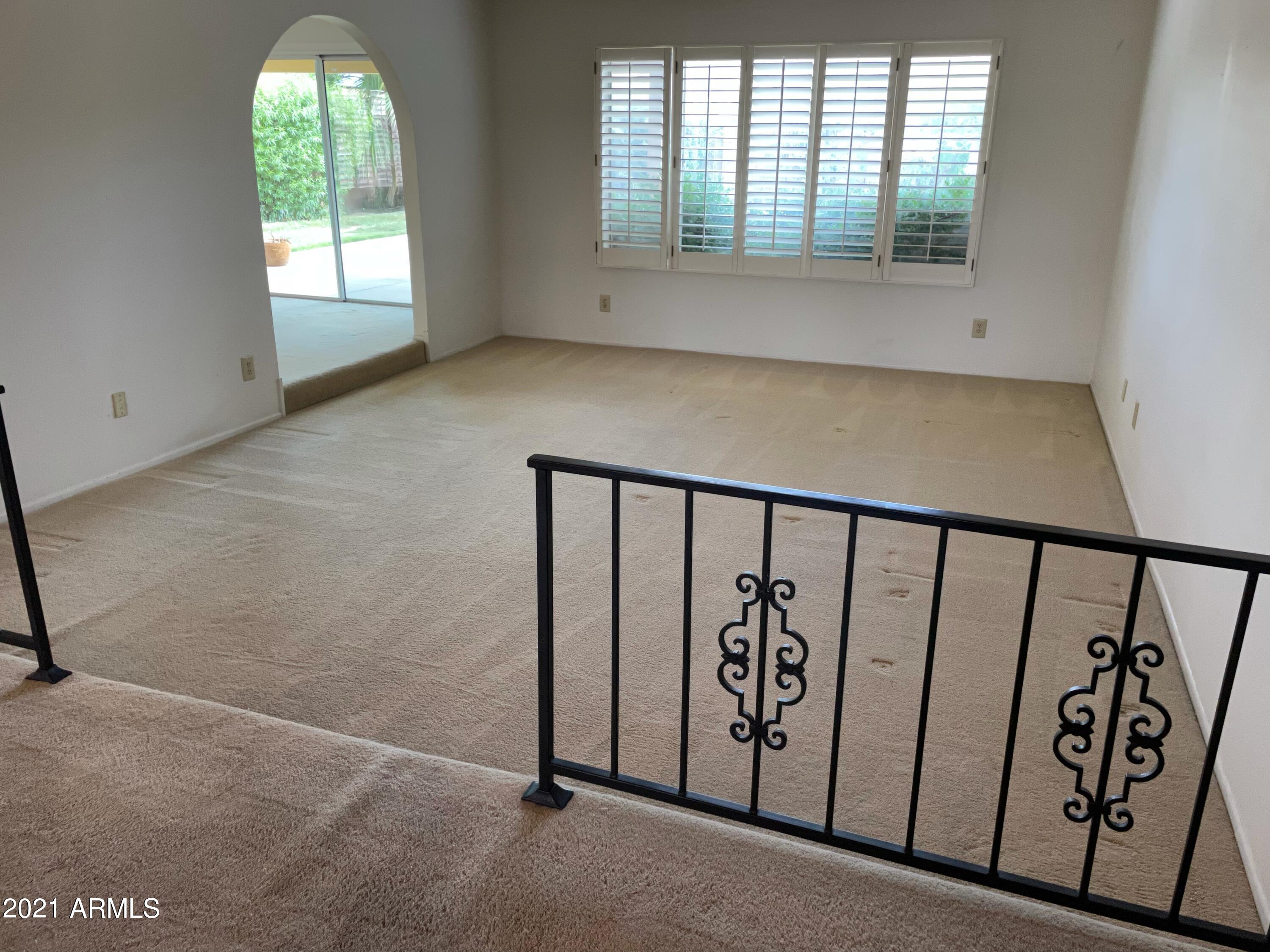 2461 West Hearn Road Phoenix, AZ 85023 - Photo 7 of 26 Front Entry to Living Room
