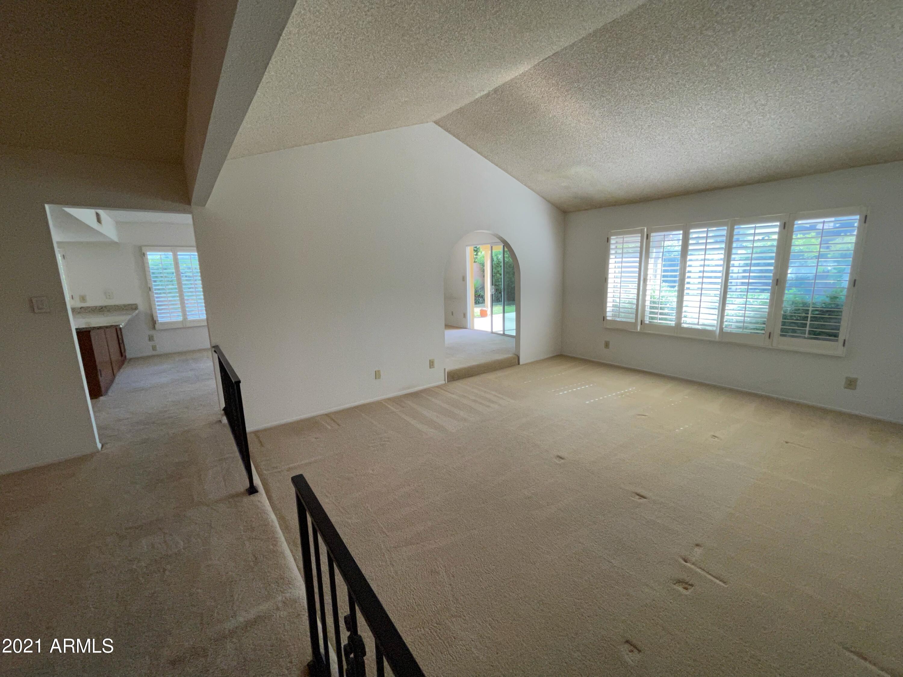 2461 West Hearn Road Phoenix, AZ 85023 - Photo 9 of 26 Vaulted Ceiling LR