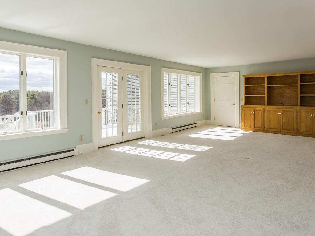 711 Hodsdon Road Pownal, ME 04069 - Photo 9 of 30 Family Room