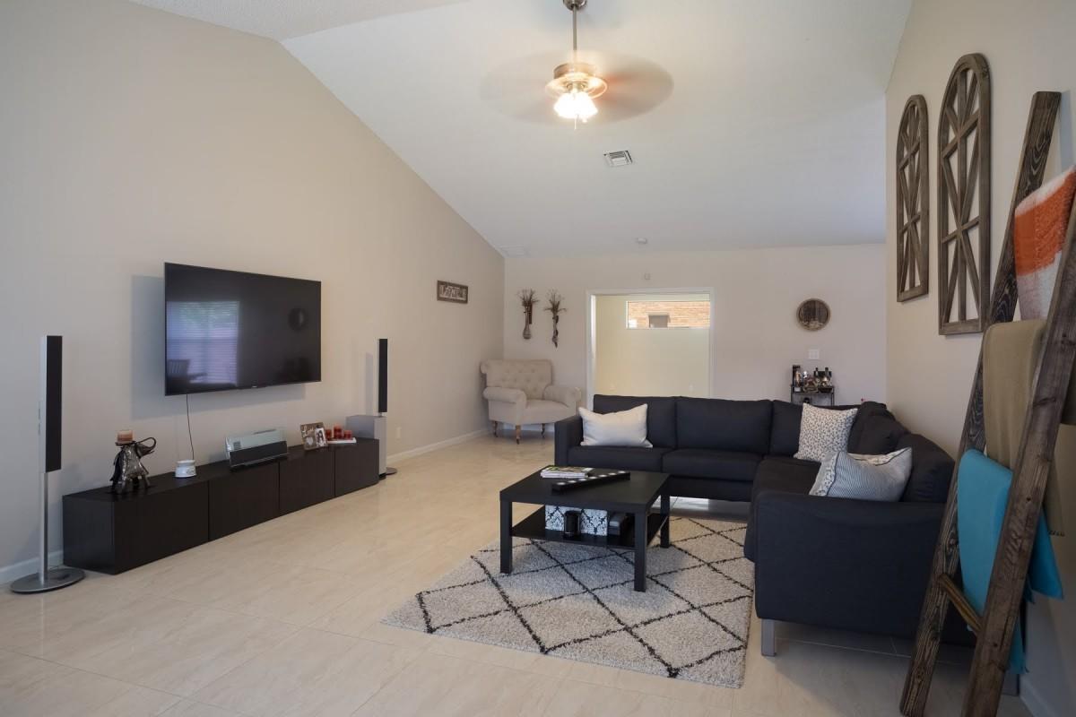 5155 Oak Hill Road Delray Beach, FL 33484 - Photo 11 of 24 13