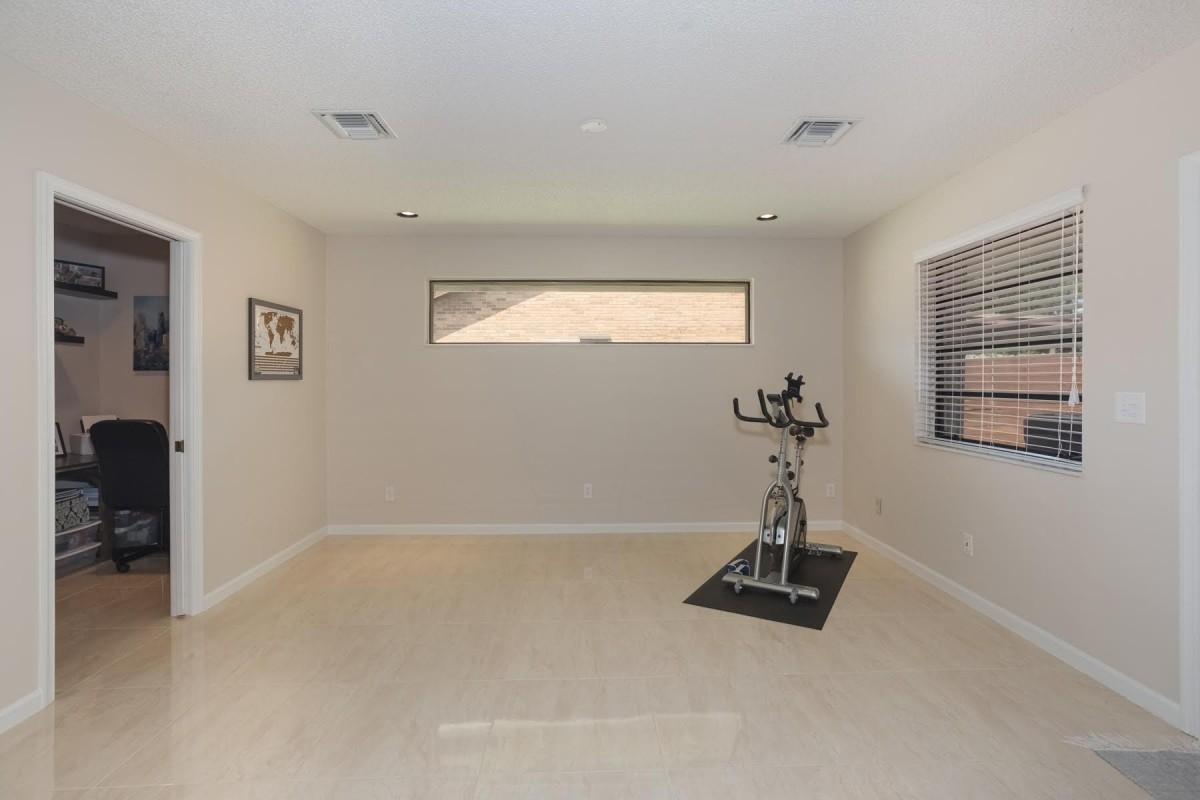 5155 Oak Hill Road Delray Beach, FL 33484 - Photo 15 of 24 17