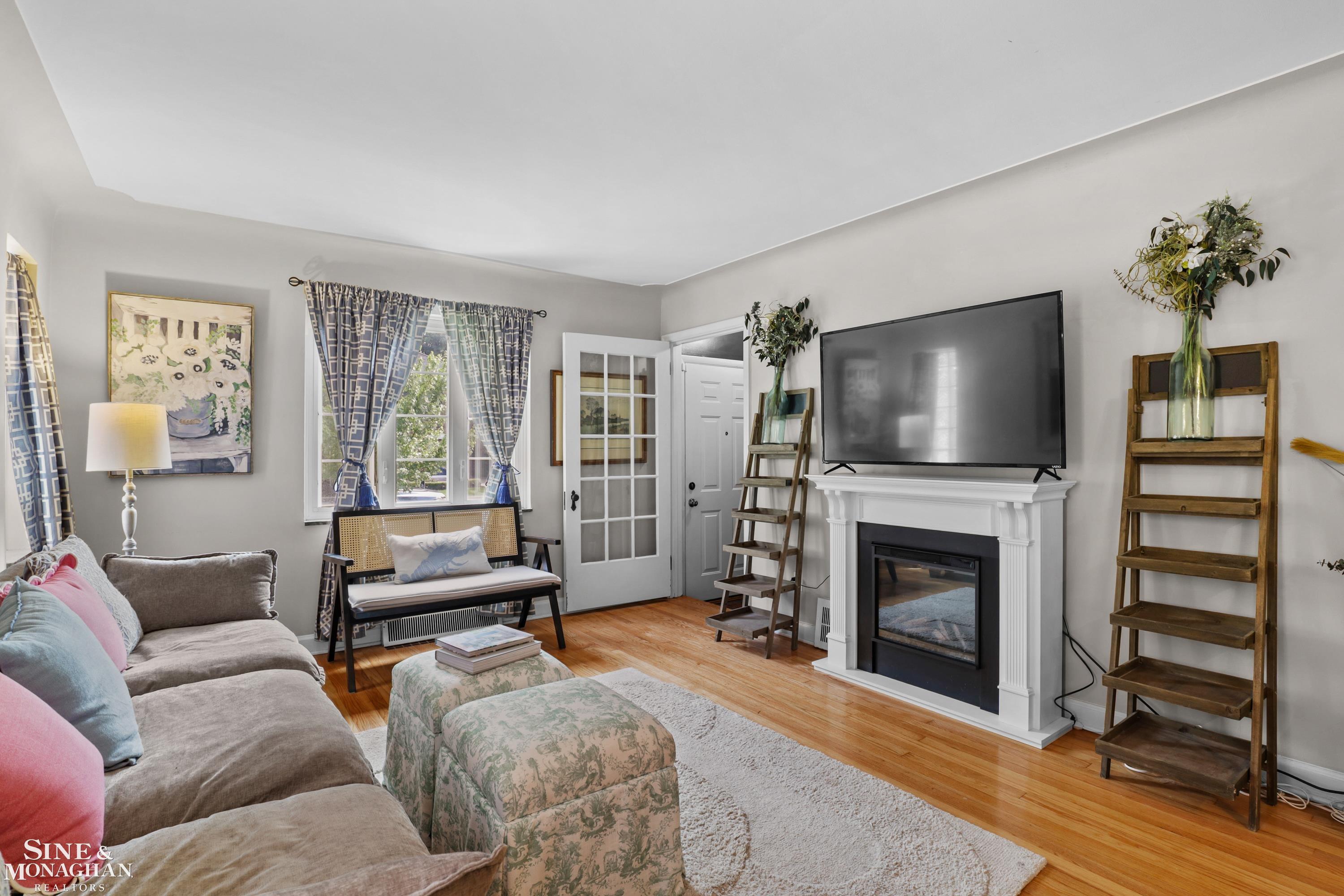475 Touraine Road Grosse Pointe Farms, MI 48236 - Photo 4 of 42