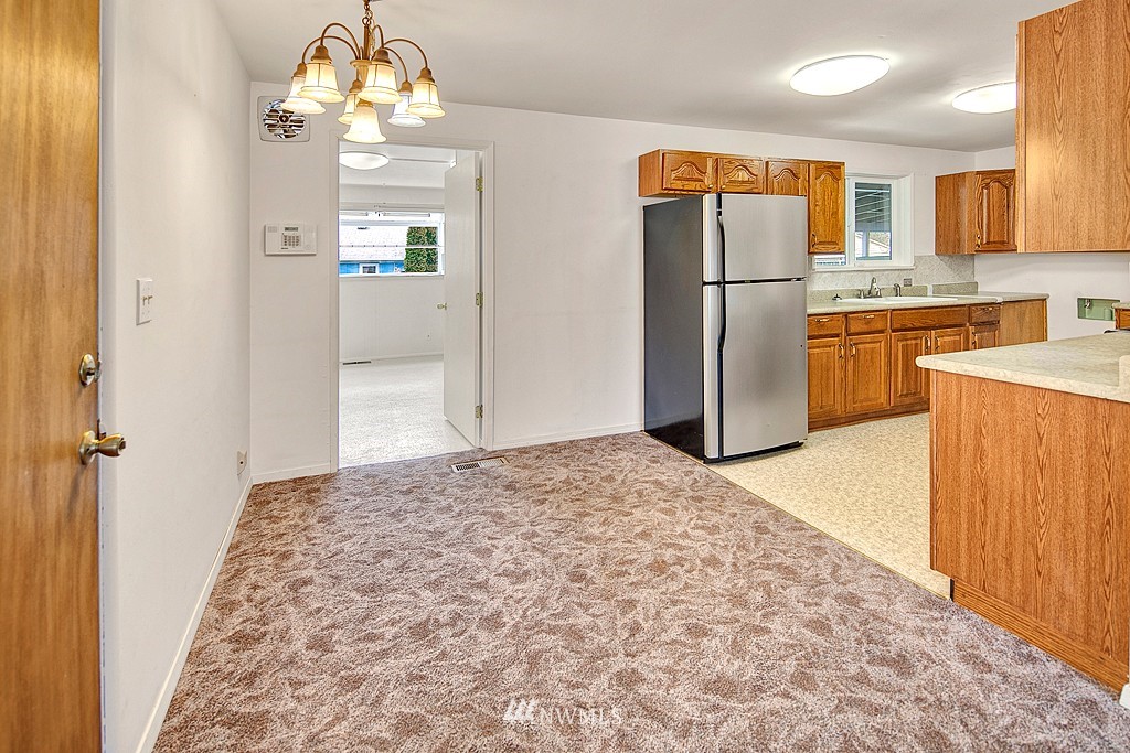 3535 Northeast 10th Lane Renton, WA 98056 - Photo 3 of 15