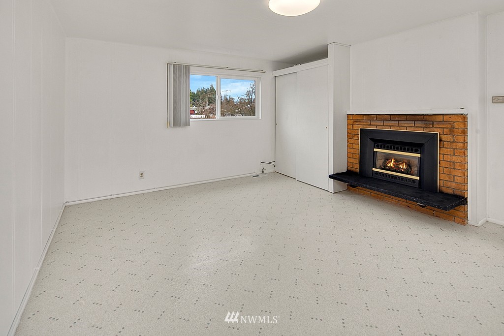 3535 Northeast 10th Lane Renton, WA 98056 - Photo 7 of 15