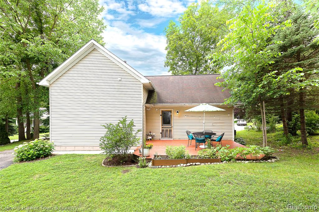 411 Springwell Lane Howell, MI 48843 - Photo 25 of 33