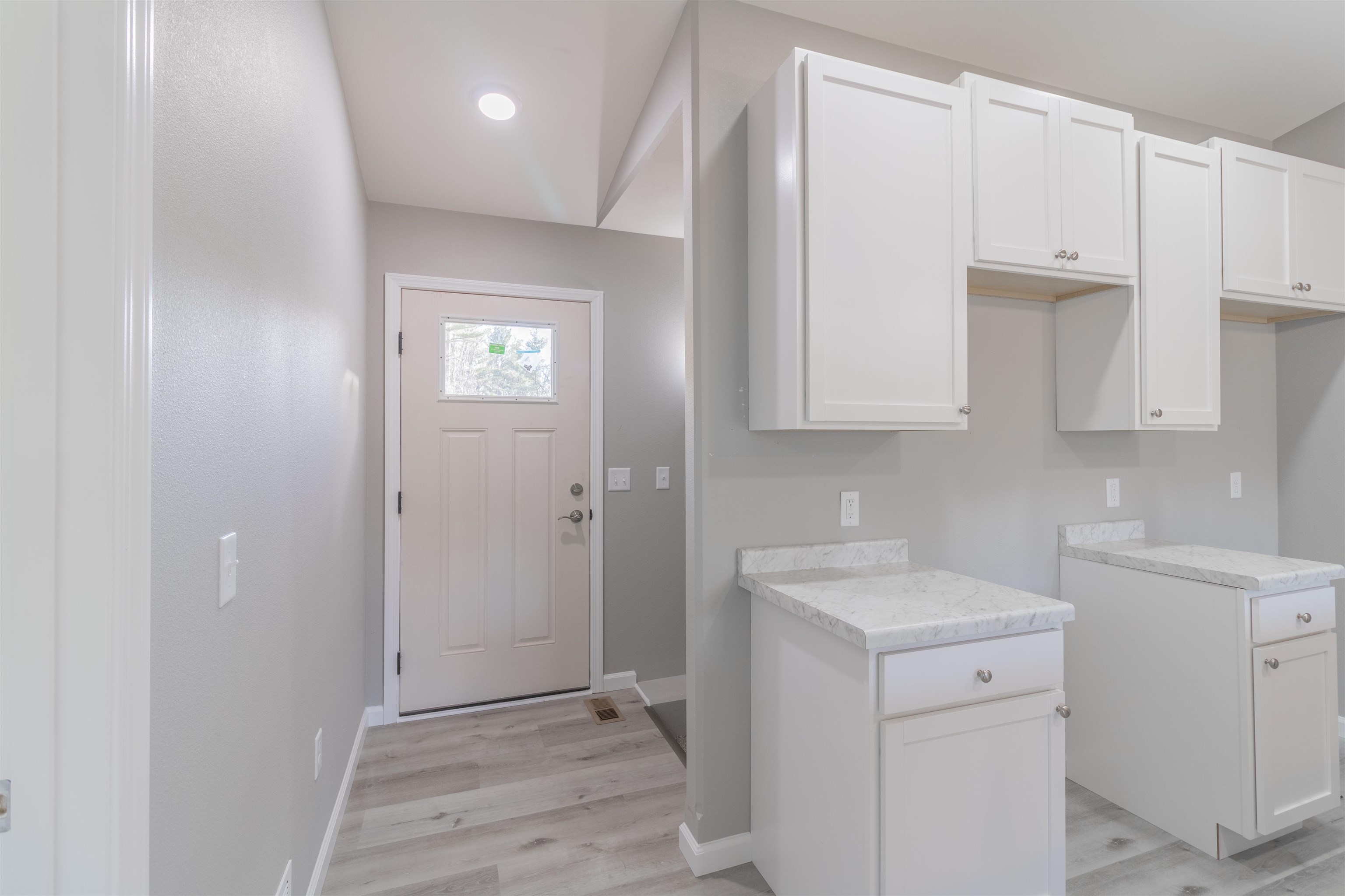 220 Leonard Street Stevens Point, WI 54482 - Photo 4 of 17