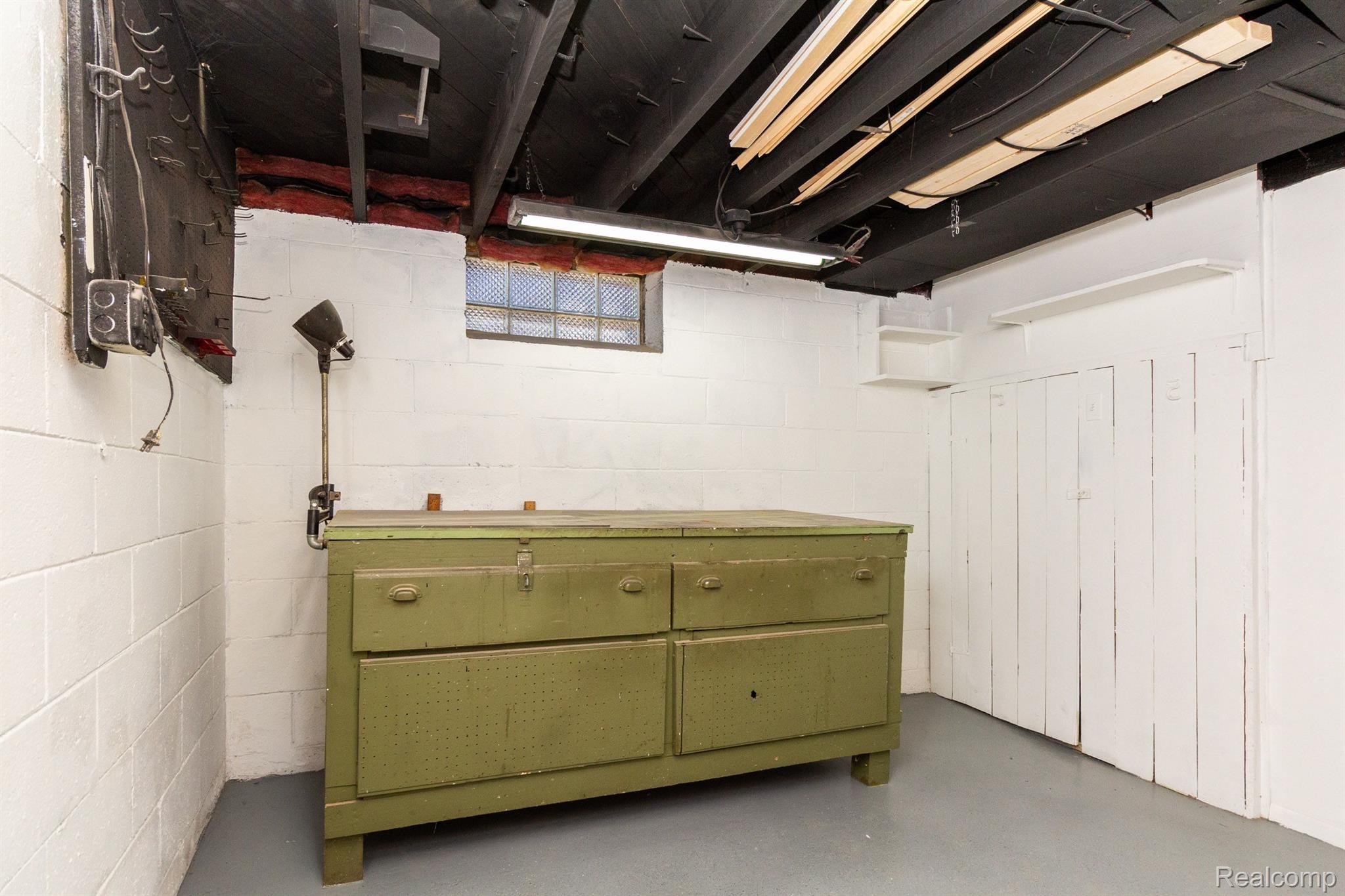 15239 Champaign Road Allen Park, MI 48101 - Photo 33 of 34 CONVENIENT WORKSHOP ROOM W/HANDY WORKBENCH!