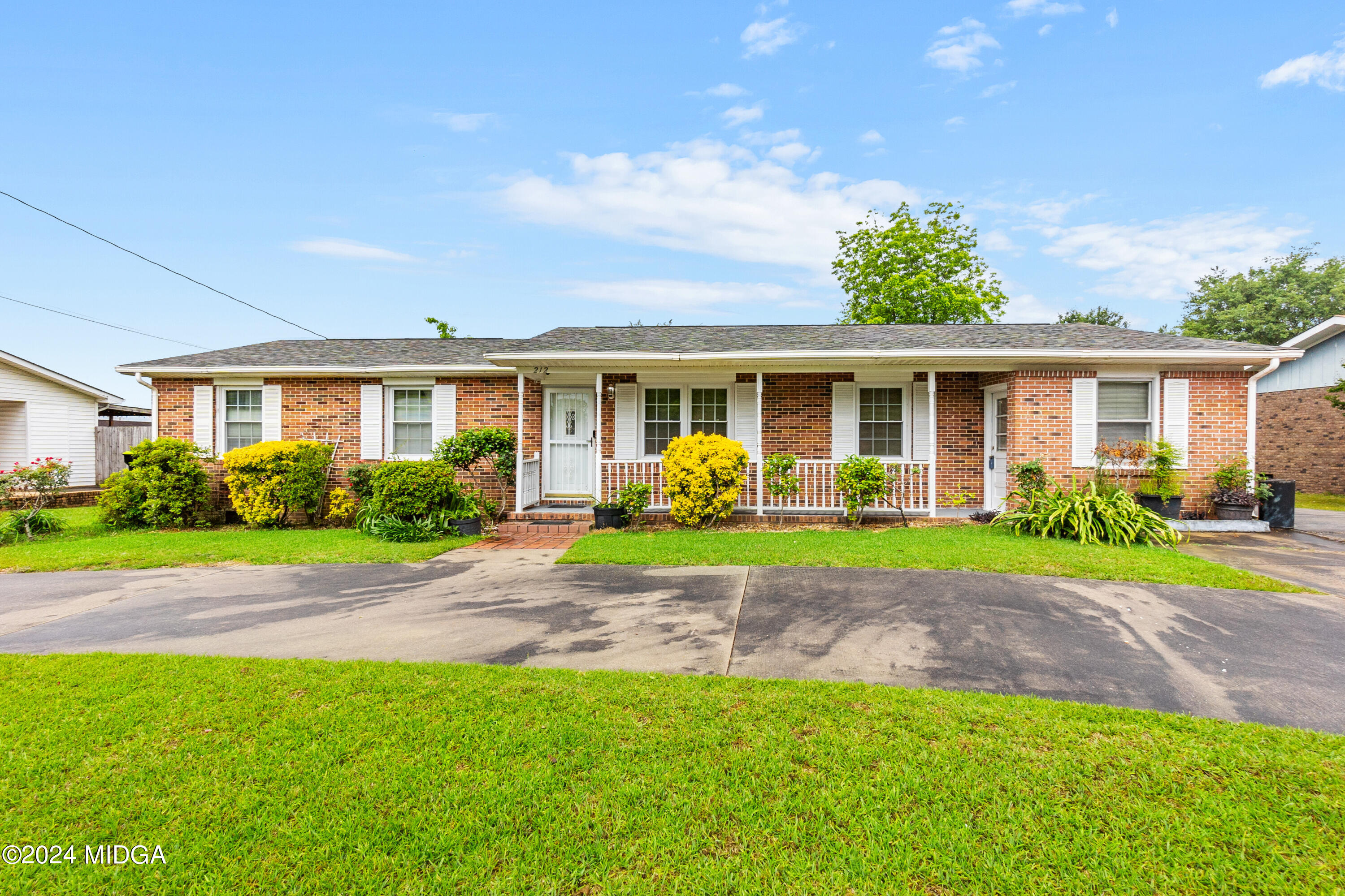 212 Kimberly Road Warner Robins, GA 31088 - Photo 3 of 52 03__AAA8154_mls