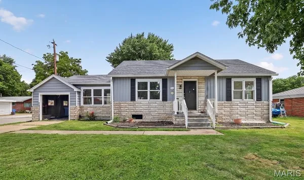 $110,000 | 404 East Airline Drive, East Alton, IL 62024