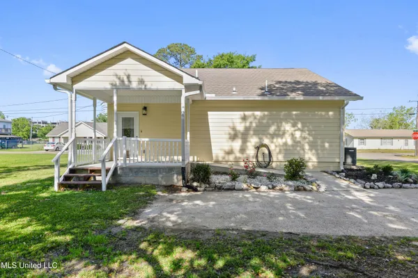 $215,900 | 9506 Fournier Avenue, D'Iberville, MS 39540